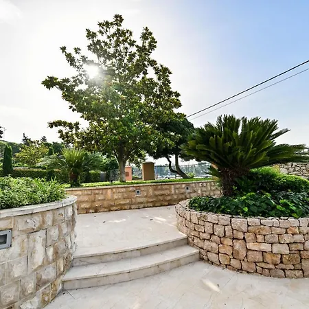 Hresc I Bed & Breakfast 4*