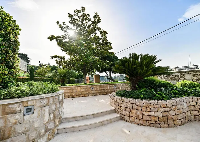 Hresc I Bed & Breakfast 4*